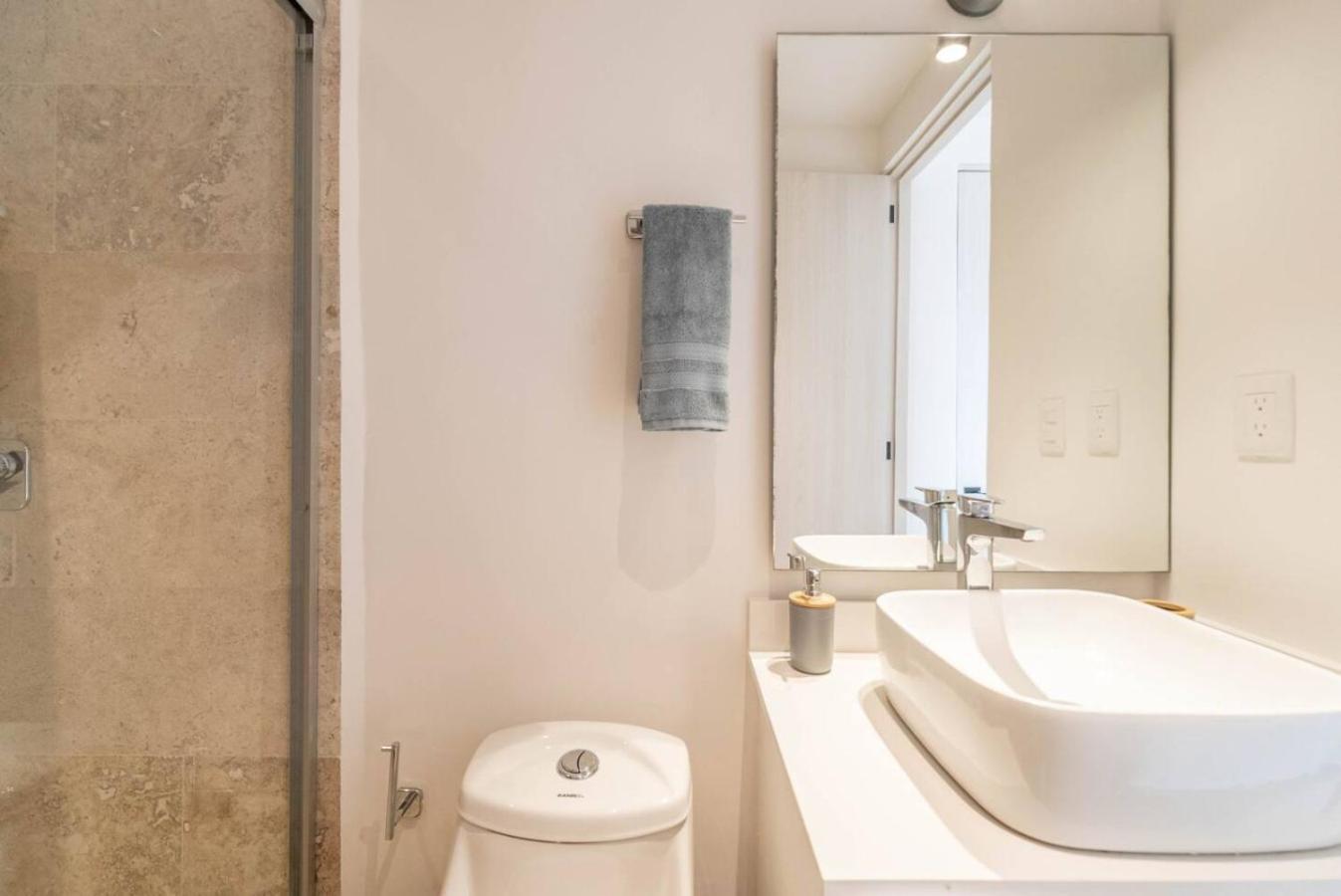 King With Balcony, Rooftop Pool In Trendy Aldea Zama Holiday home Tulum