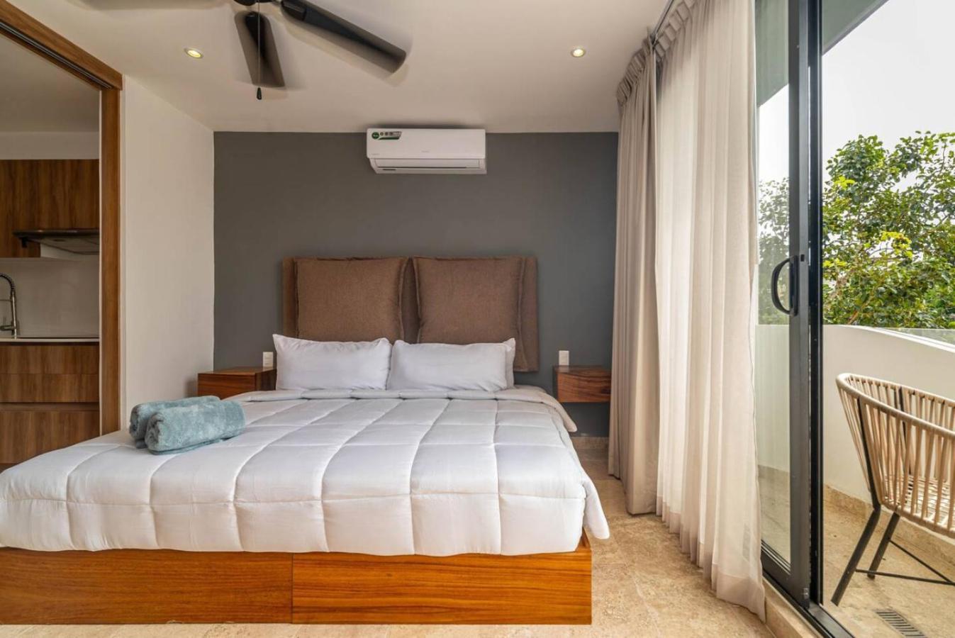 King With Balcony, Rooftop Pool In Trendy Aldea Zama