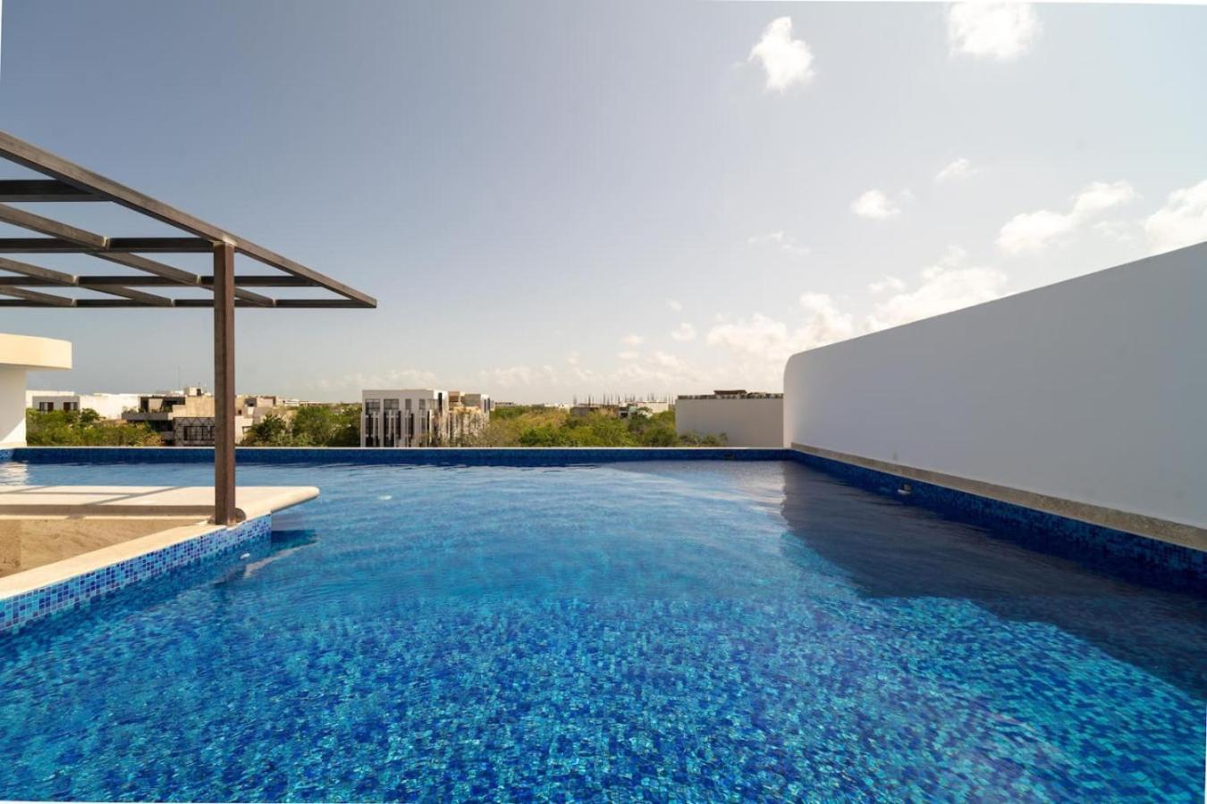 King With Balcony, Rooftop Pool In Trendy Aldea Zama Holiday home Tulum